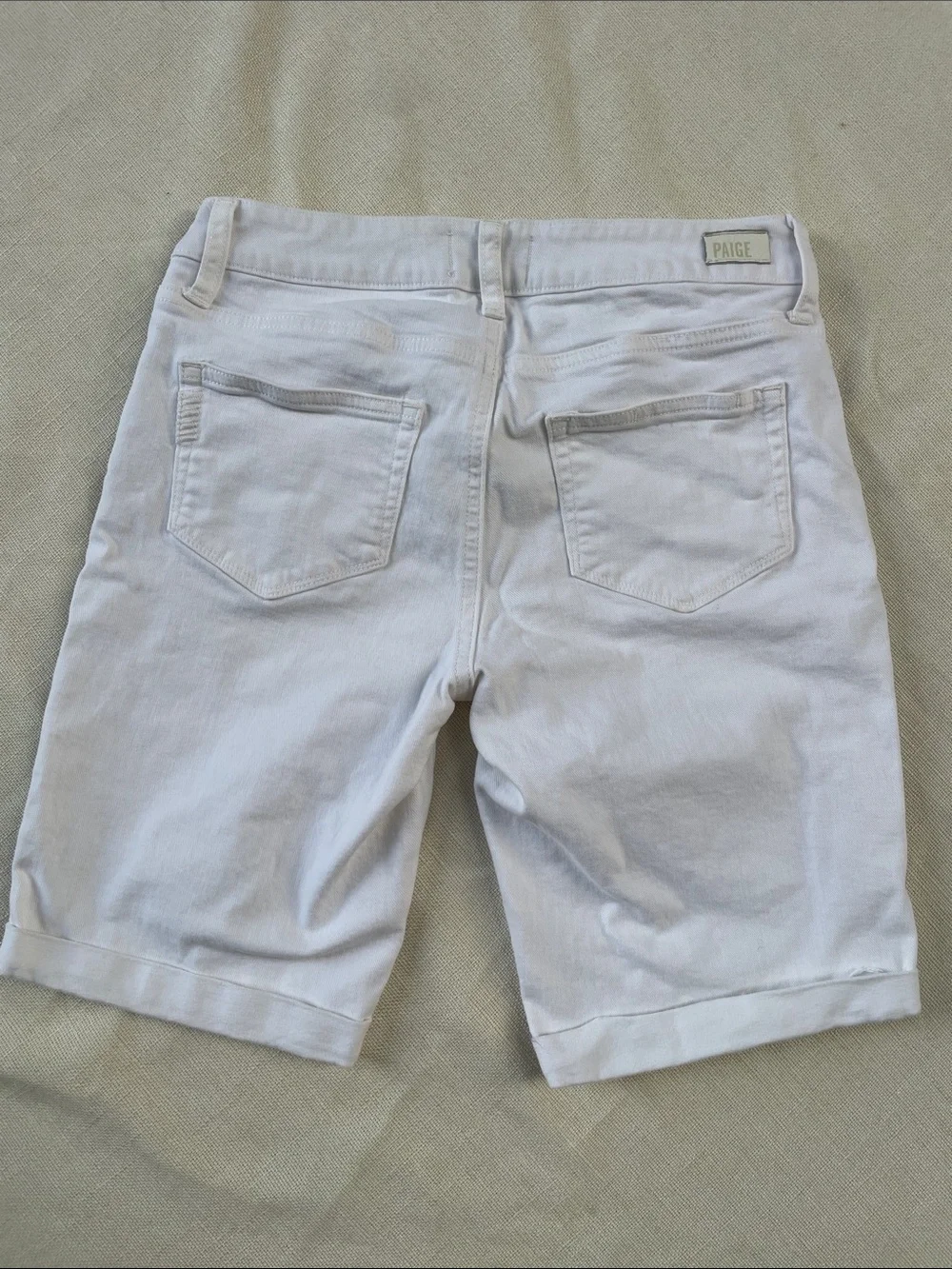 PAIGE Jax Knee Short White Cuffed Denim Cotton/Elastic Blend